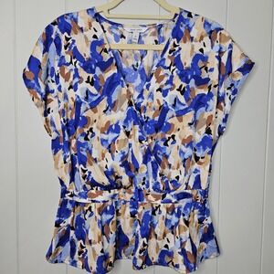 Nine West V-neck Dressy Ir Casual Top Shirt Ruffled Bottom Size Mediun